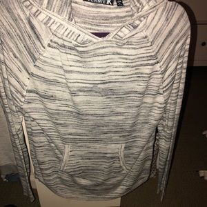 Lift gray fall pullover